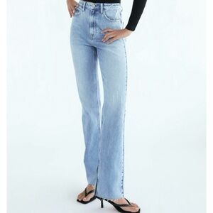 Zara High rise five pocket blue jeans. Flared legs and unfinished hem